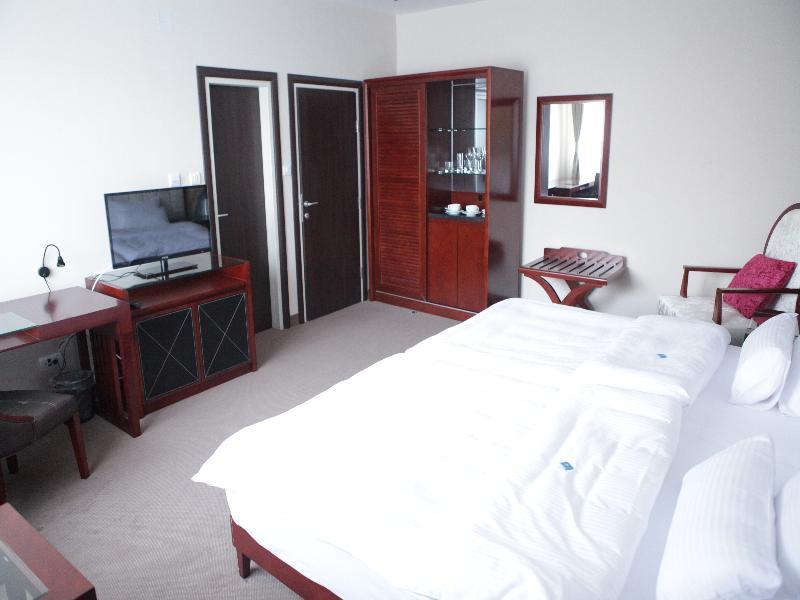 Garni Hotel Fortuna Belgrad Exterior foto